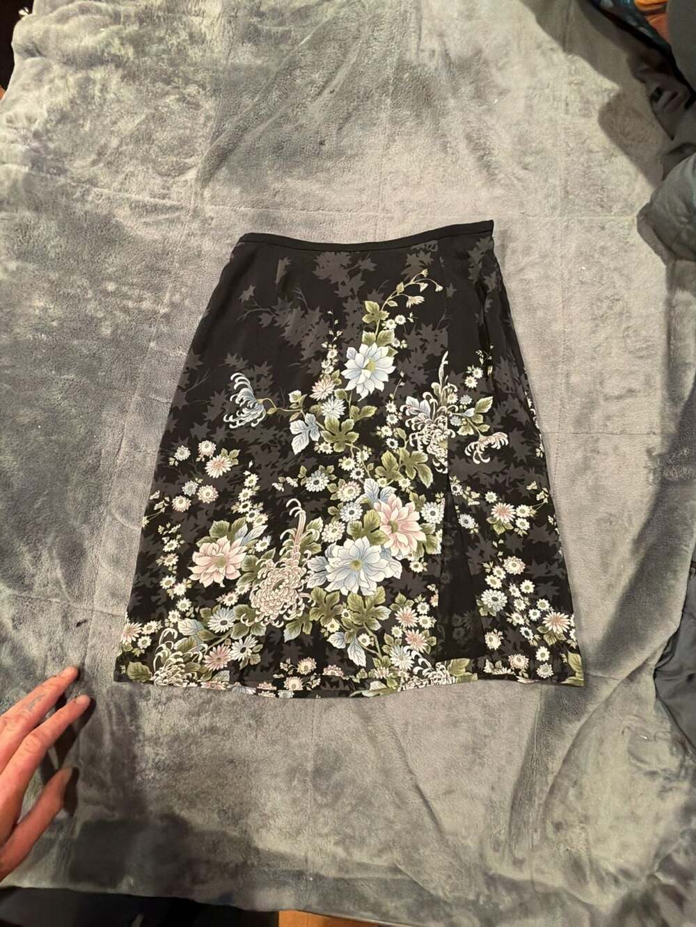 Identity by Lord & Taylor 100% Silk Floral Print Skirt Size 2